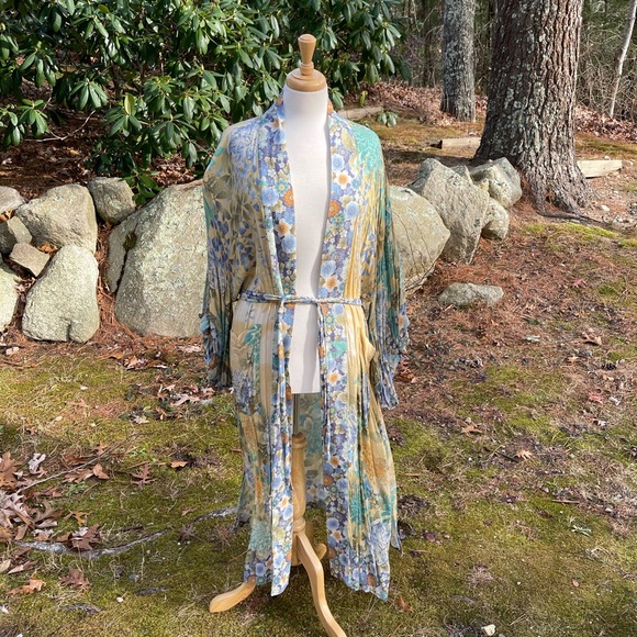 Spell and The Gypsy Willow Kimono Robe - Picture 12 of 16